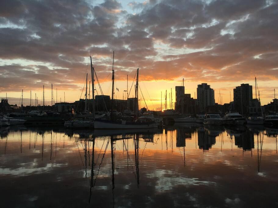 Luxury 1 Bed Ipswich Marina Apartment Free Parking 外观 照片
